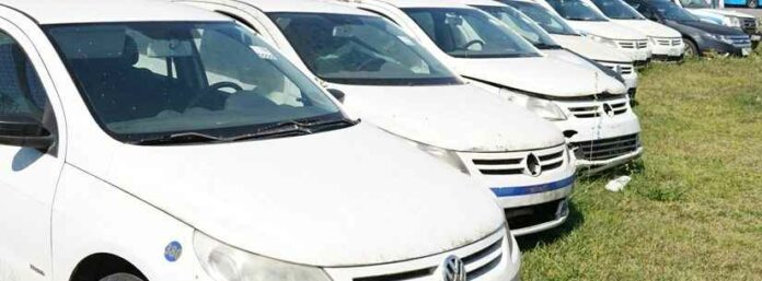 Leilão em Caraguatatuba tem Mercedes-Benz por R$ 20 mil e motos a partir de R$ 350