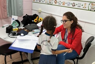 Parceria em Guarujá Promove Saúde e Educação para Crianças do Perequê