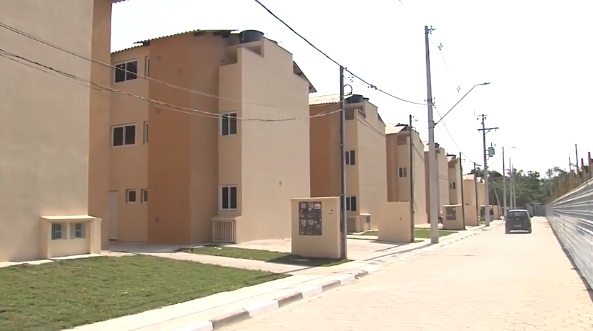 Prefeito Farid Madi entrega 73 moradias no Parque da Montanha