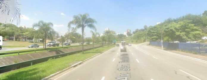 Criança de 7 anos morre após ser atropelada em avenida de São José