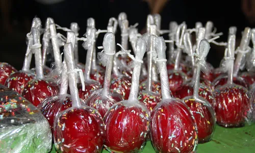 Maçã do Amor: como nasceu a doce tradição que marca a Festa das Neves