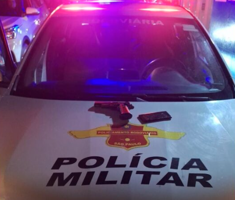 Motorista de aplicativo percebe que seria roubado e foge para pedir ajuda em Santos