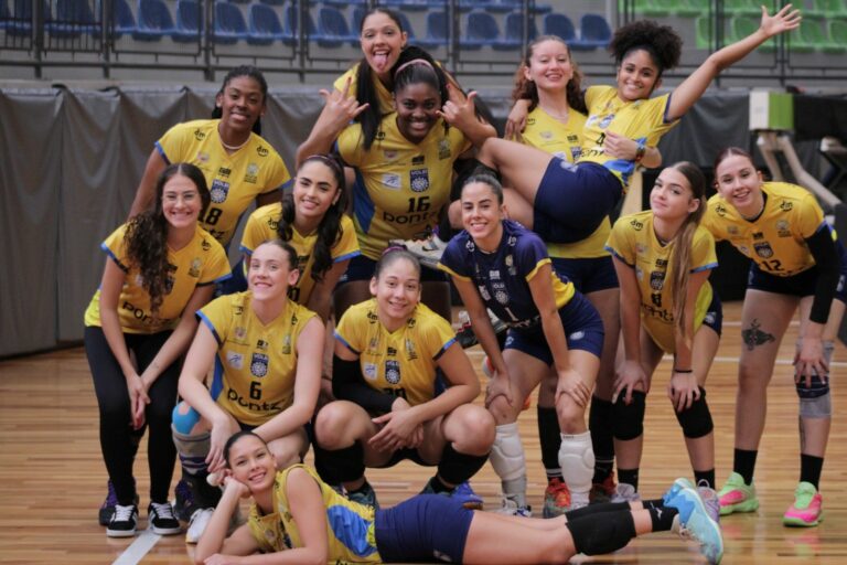 Time feminino do Vôlei São José disputa a etapa regional da Superliga C