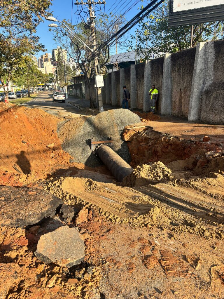 Adutora é removida após rompimento e trânsito segue com bloqueios em Campinas