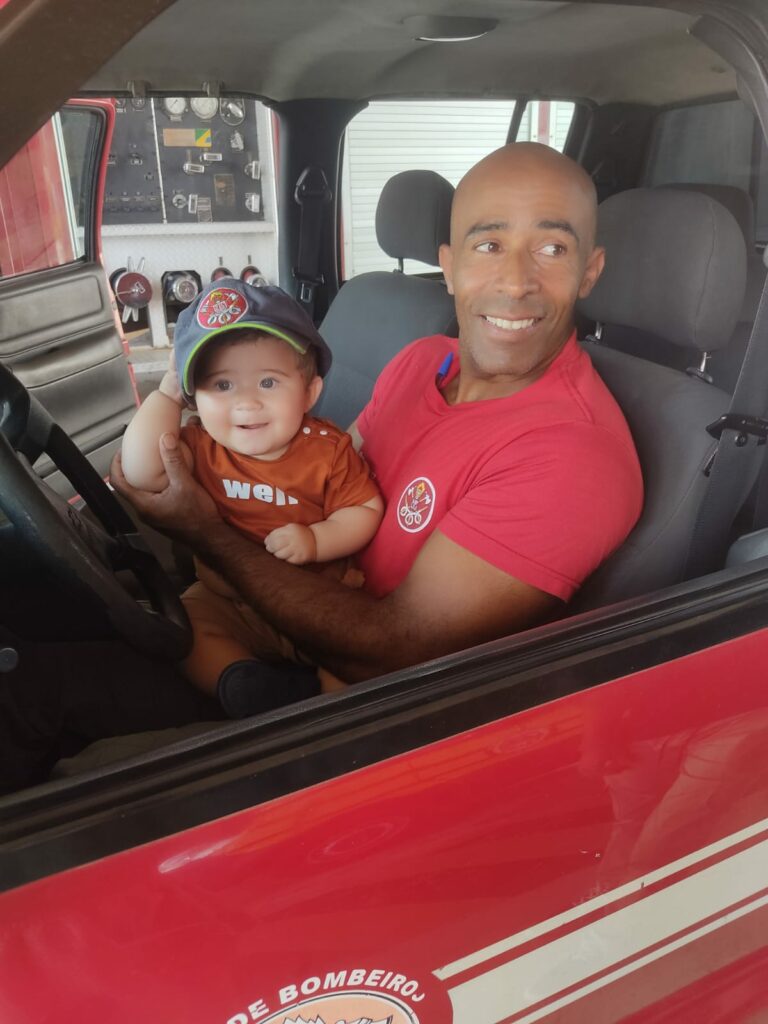 Bombeiro morto em operação de resgate é sepultado em Igaratá