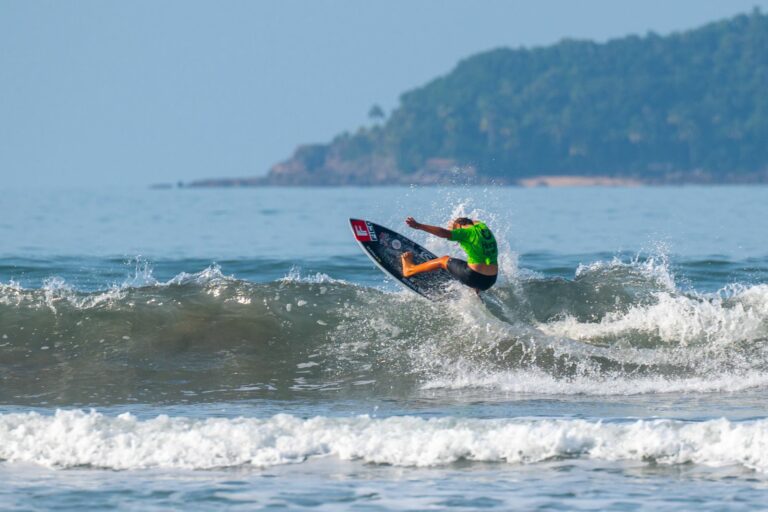 Circuito Paulista de Surf Colegial tem etapa em São Sebastião com disputa nas categorias Sub-12 e Sub-14
