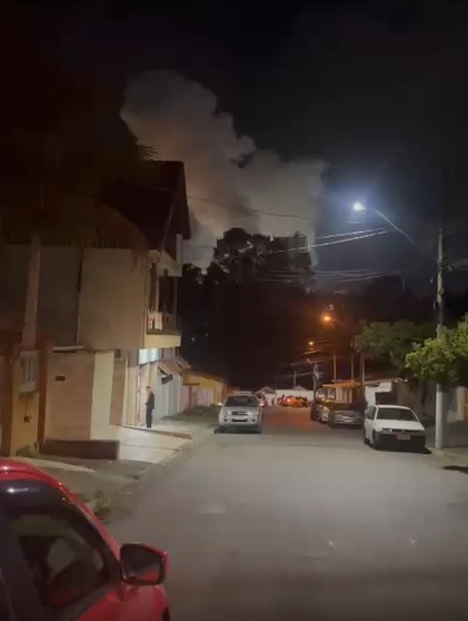 Procedimento de segurança em indústria química libera vapor e assusta moradores em Guaratinguetá; veja VÍDEO