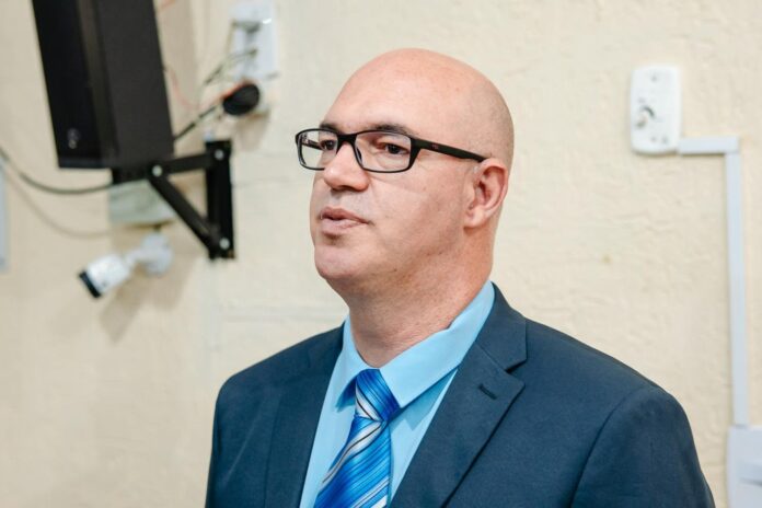 Câmara de Cachoeira Paulista aprova cassação de vereador foragido da Justiça