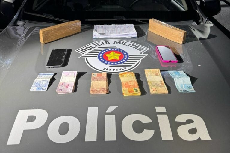 Homem é preso com dois tijolos de maconha em São José