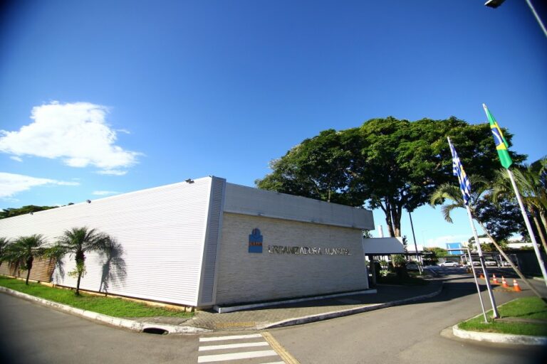 Urbam promove concurso para eletricista de manutenção