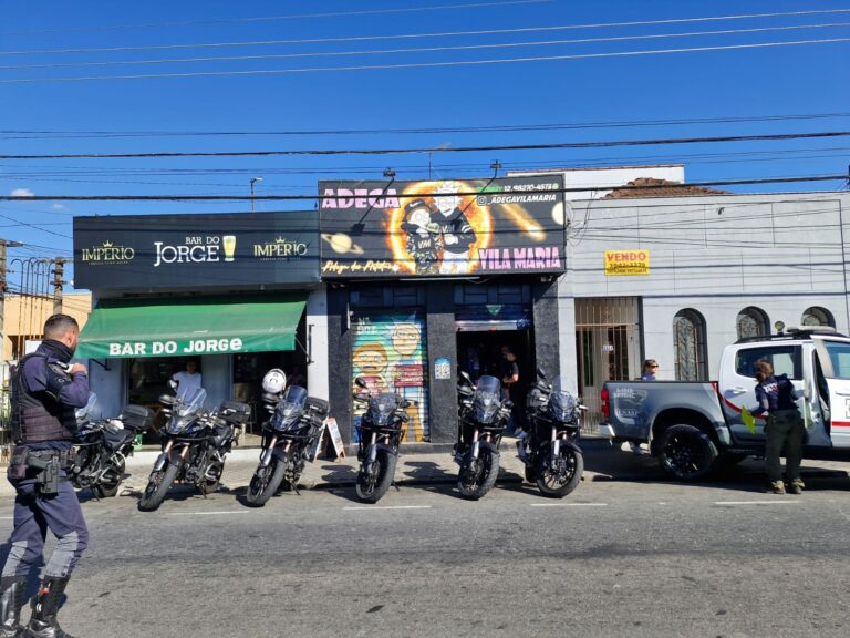 Operação fecha três adegas suspeitas de vender bebidas falsificadas em São José