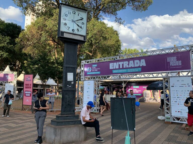 Trânsito no Centro sofre alterações para a Feira Internacional do Livro; Saiba os trechos afetados