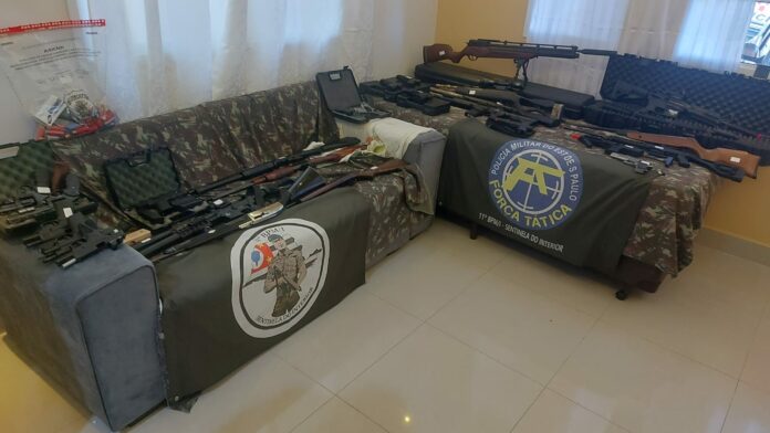 Homem de 67 anos é investigado por fabricar armas para facção criminosa em Jundiaí