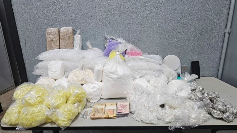 Homem é preso com cocaína pura, maconha e crack no Valentina Figueiredo