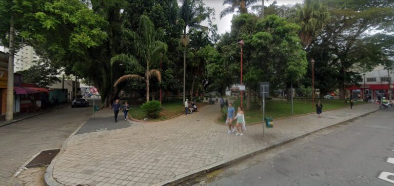 Homem é encontrado morto em praça do Centro de São José