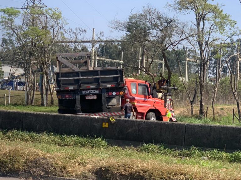 Acidentes na Dutra causam lentidão no trecho de São José