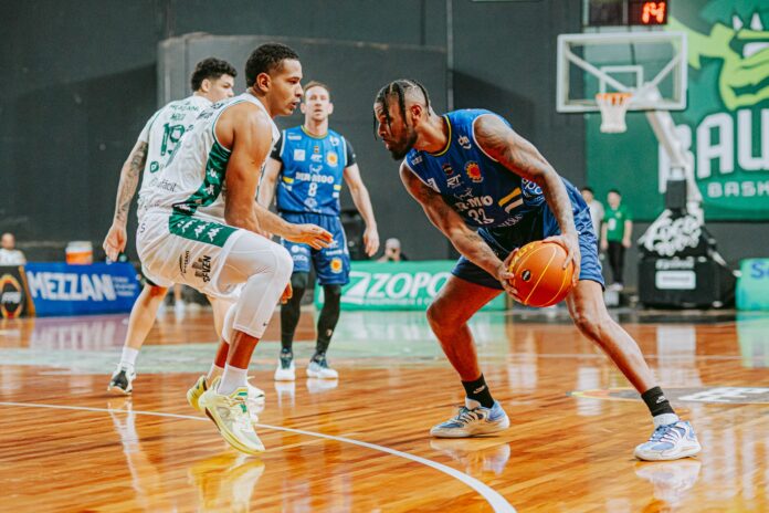 São José perde para Bauru com cesta nos segundos finais pelo Paulista de Basquete São José perde para Bauru com cesta nos segundos finais pelo Paulista de Basquete