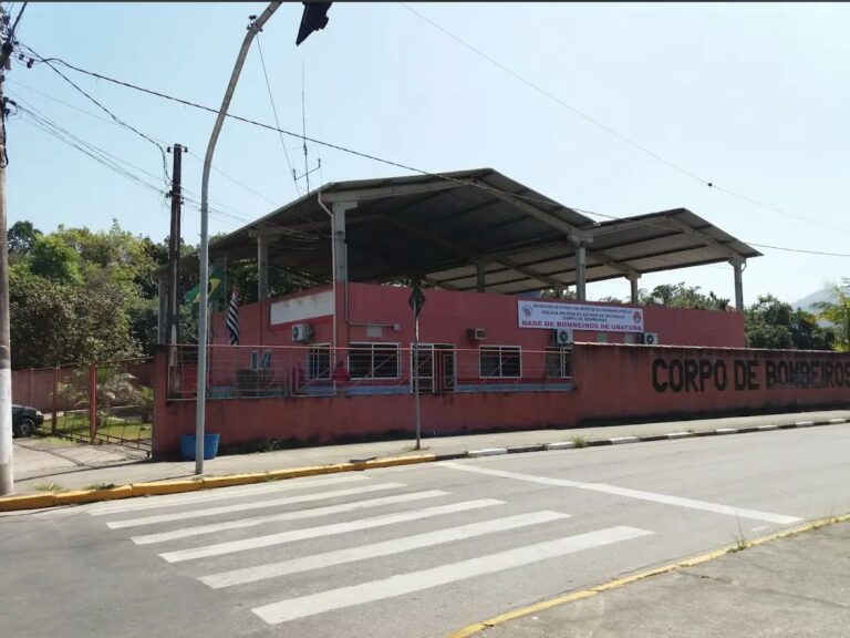 Bombeiros encontram corpo no mar em Ubatuba