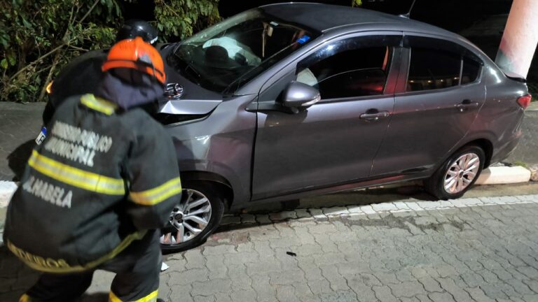 Acidente de trânsito em Ilhabela mobiliza Corpo de Bombeiros