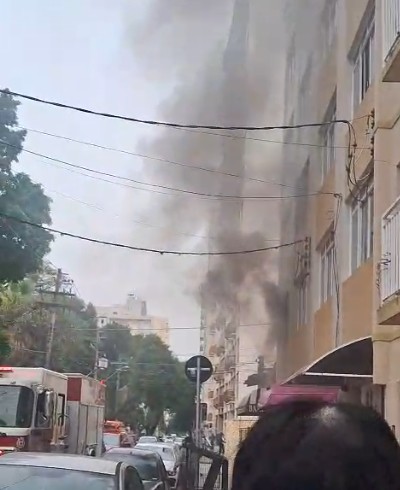 Apartamento pega fogo em Campinas e mobiliza equipes do Corpo de Bombeiros