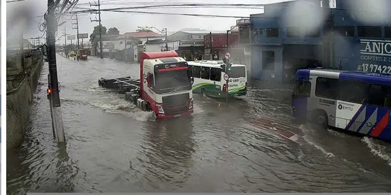 Santos teve o triplo de chuva previsto para agosto em menos de 24 horas