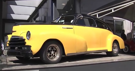 O tempo parou: Quarto Encontro de Carros Antigos da Akta Motors atrai famílias e amantes de velocidade