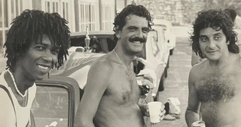 Djavan recupera fotos históricas dos anos 80; veja