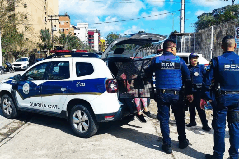 Mulher perde consulta e agride funcionárias de clínica no Guarujá