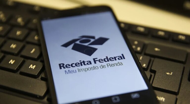 IR sem reajuste da tabela pode fazer classe média pagar mais que super-ricos