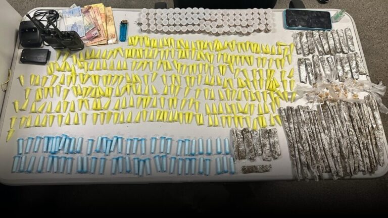 Grande quantidade de drogas é apreendida no bairro do Marapé em Santos; suspeito fugiu