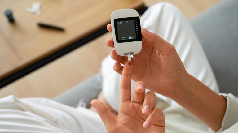 Medicamentos modernos para diabetes exigem prescrição e cuidado: riscos da automedicação preocupam especialistas