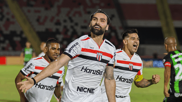 Com gols do Léo Gamalho, Botafogo vence o América-MG e respira na Série B