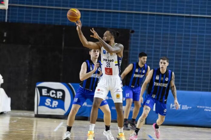 São José bate Pinheiros fora de casa e sobe para a vice-liderança do Paulista de Basquete