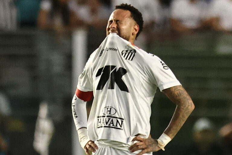 Neymar perde novo clássico por lesão e vê seleção brasileira mais distante