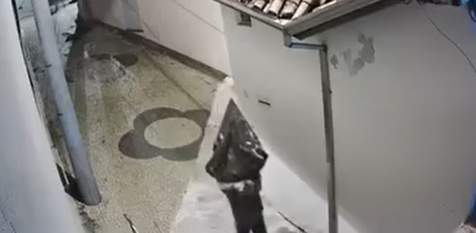 Bandidos invadem casa e levam tudo em furto no bairro Ponte Preta Bandidos invadem casa e levam tudo em furto no bairro Ponte Preta