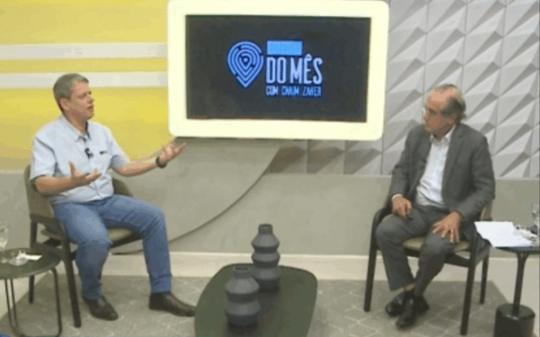 Ao Mentoria, Tarcísio afirma suas conquistas, planeja o futuro e confessa gosto pelo Karaokê 