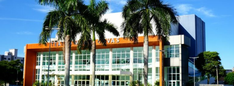 Prefeitura de Caraguatatuba faz vistoria em teatro e garante funcionamento seguro após incêndio