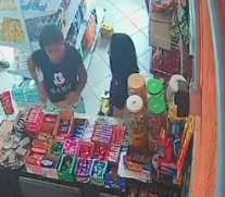 Dupla comete série de assaltos em comércios de São Vicente; VÍDEO