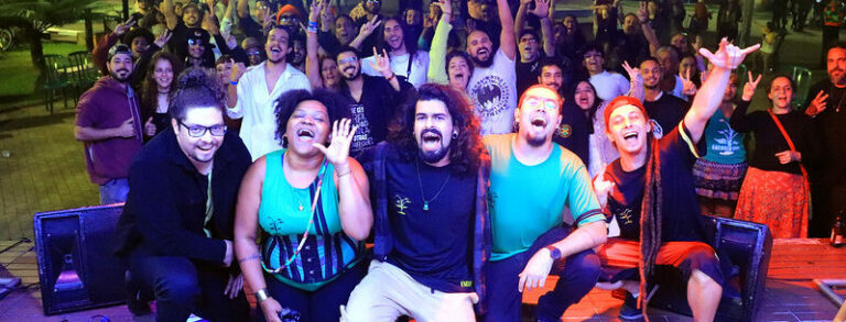 Festival de músicas autorais reúne artistas locais na Praça do Caiçara, em Caraguatatuba