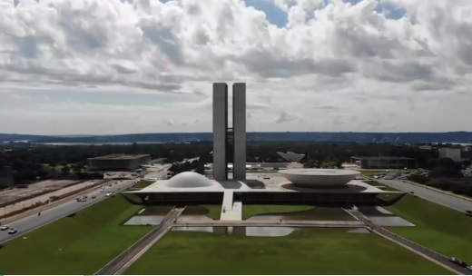 PEC da Blindagem avança na Câmara e divide opiniões