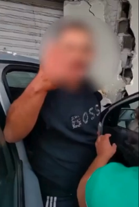 Homem é preso após roubar carro e colidir em muro de casa em Registro