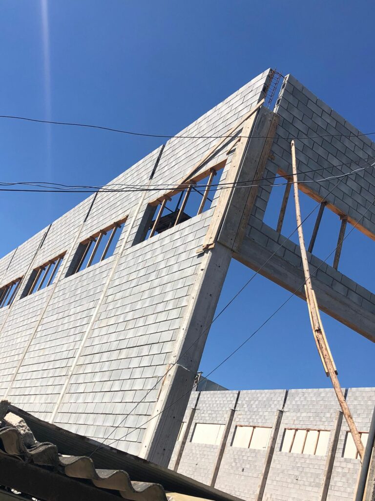 Defesa Civil libera quatro casas interditadas após queda de muro em Jacareí