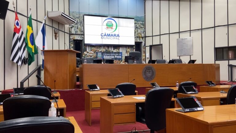 Reforma Administrativa passa em definitivo na Câmara