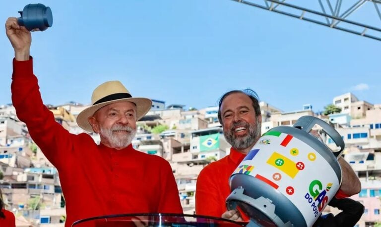 Lula assinou nesta quinta-feira (4) a medida provisória (MP) que cria o programa | Foto: Ricardo Stuckert/PR