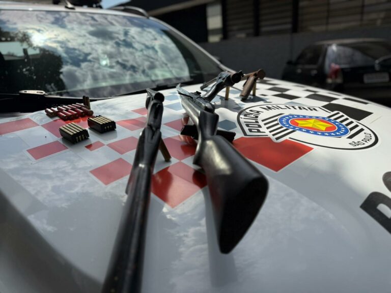 Arsenal encontrado em residência após denuncia de agressão