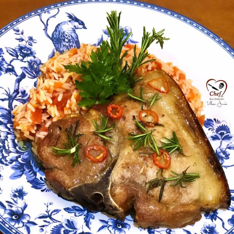 Aprenda a preparar um delicioso T-Bone Suíno com redução de Goiabada