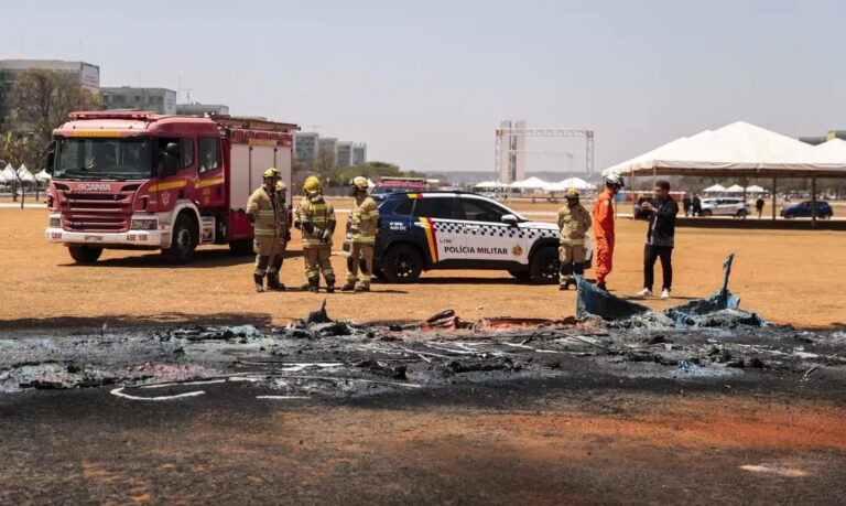 Dez banheiros químicos foram incendiados | Foto: Joédson Alves/Agência Brasil