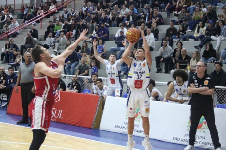 São José Basketball recebe o Bauru em confronto direto pelo Campeonato Paulista