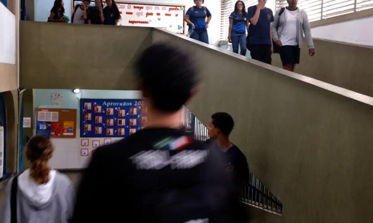 Projeto de saúde mental e combate ao suicídio em escolas é aprovado na Câmara