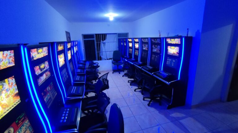 Polícia apreende máquinas de jogo de azar em operação em São José
